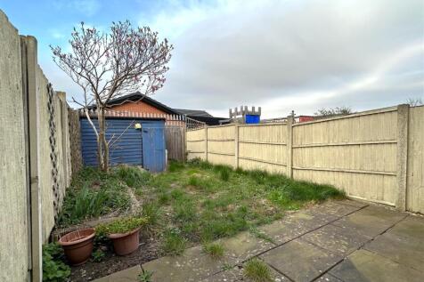 Well-Appointed Garden 018