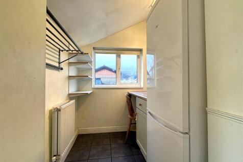 Breakfast Room/ Utility 013
