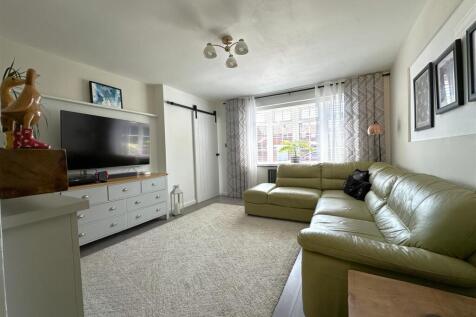 Large Living Room 836