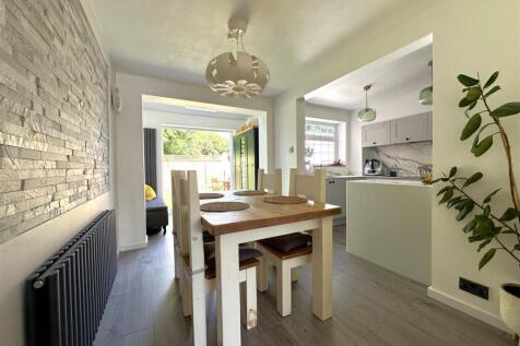 OPEN-PLAN Dining Kitchen 841