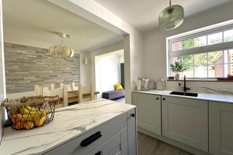 Modern Kitchen Into Dining Area 826