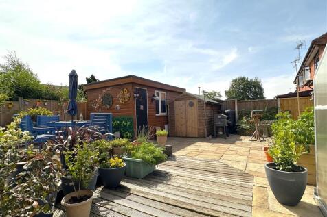 Beautifully Landscaped Garden 315