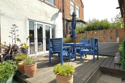 Raised Decked Seating Terrace 303
