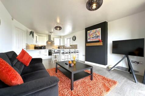 Wonderful Open-Plan Living Space 482
