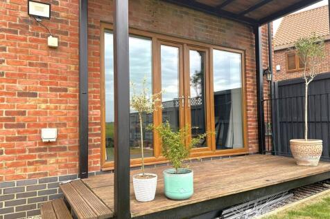 Raised Sun Terrace 430