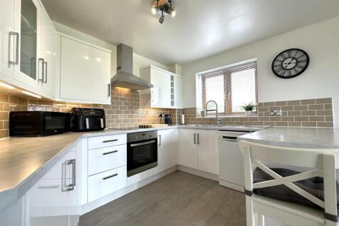 Modern Kitchen Space 468