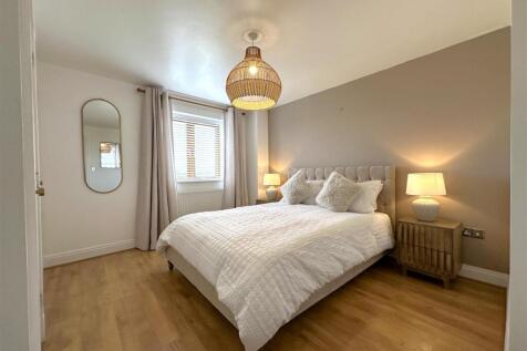 Master Bedroom 437