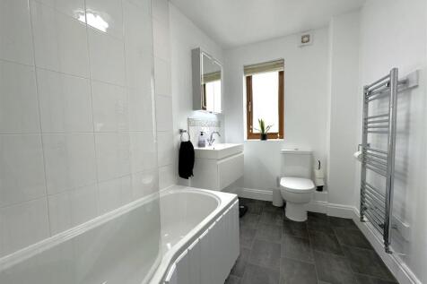 Stylish Modern Bathroom 453