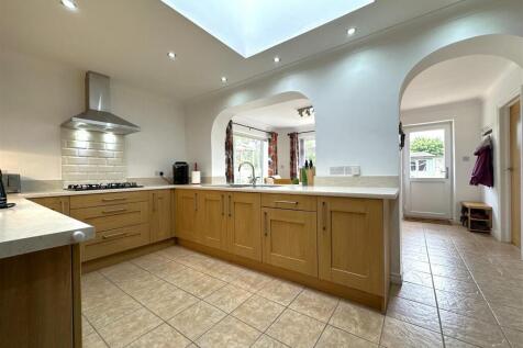 Kitchen Into Dining Room 845