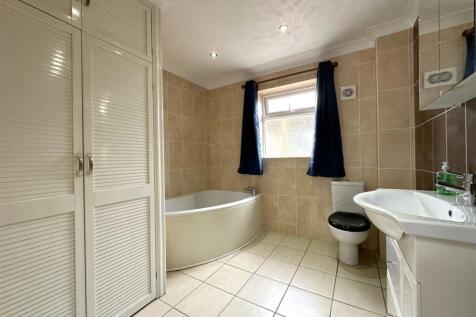 Three-Piece Bathroom 886