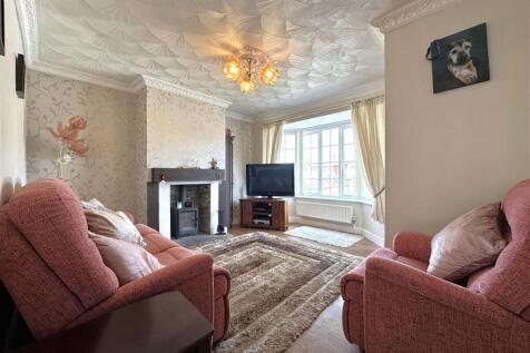 Bay-Fronted Lounge 109