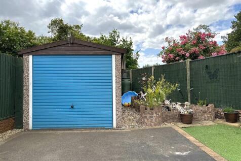 Detached Garage 093