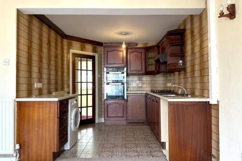 Well-Appointed Kitchen 555