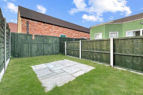 Low-Maintenance Rear Garden 715