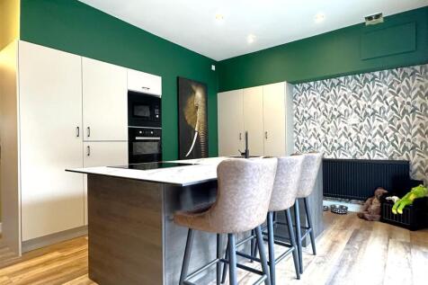 Stylish Dining Kitchen 695