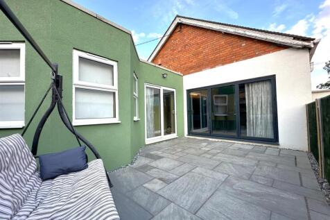 Paved Seating Area With BI-FOLD DOORS 705