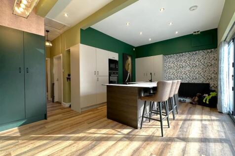 Family-Friendly Kitchen Space 667