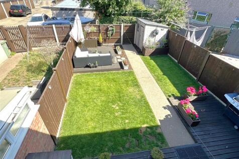 Large Rear Garden 087