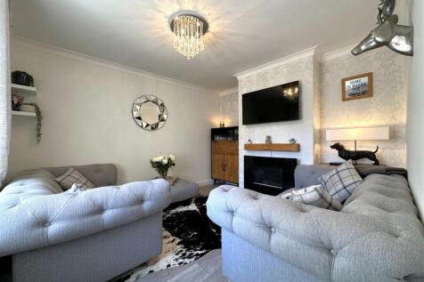 Lovely Lounge 108