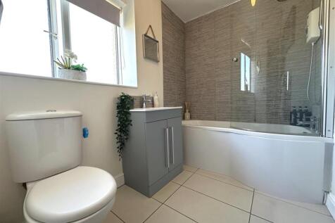 Modern Family Bathroom 102