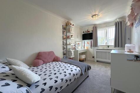 Second Bedroom 064