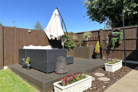 Raised Decked Seating Area 157