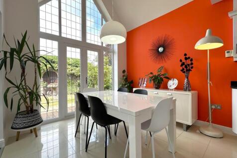 Living/ Dining Space 486