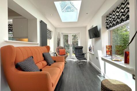Extended Sun Room With Roof Lantern 483