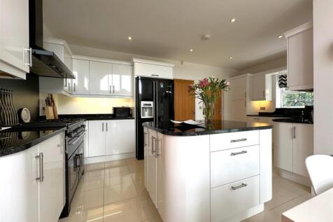 Stunning Contemporary Kitchen 515