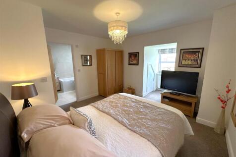 Second Bedroom Into En-Suite 355