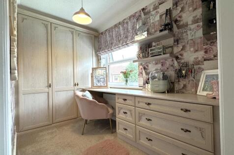 Dressing Room (Bed Four) 803