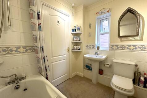 Family Bathroom 821