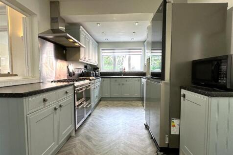 Modern Fitted Kitchen 849