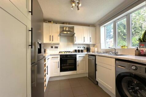 Modern Fitted Kitchen 008