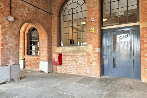 Tankard Building: Communal Entrance