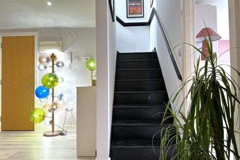 Hallway Up To Living Space 190