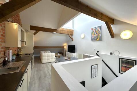 Large Living Area 209