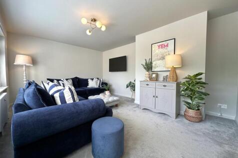 Large Living Room 110