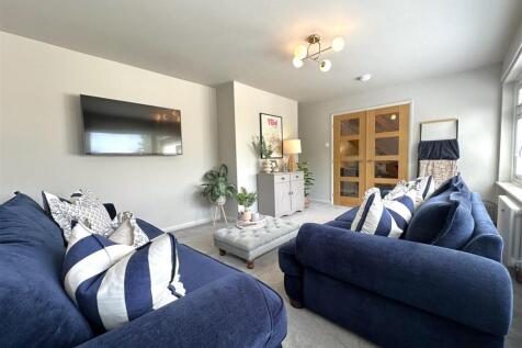 Generous Living Room 119