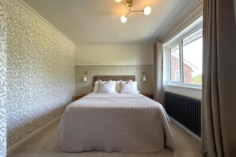 Master Bedroom 059