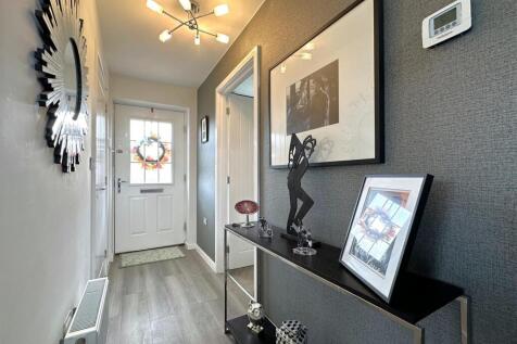 Inviting Entrance Hall 643