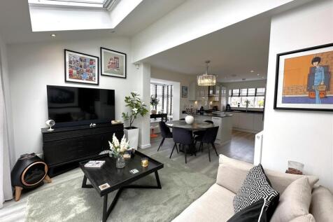 Living Area 607