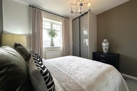 Second Bedroom With Fitted Wardrobes 566