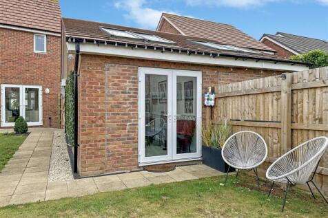 Detached Home Office 657