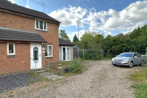 Front Aspect &amp; Driveway 719