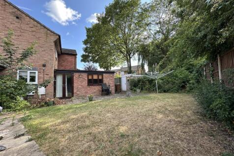 Generous Rear Garden 749