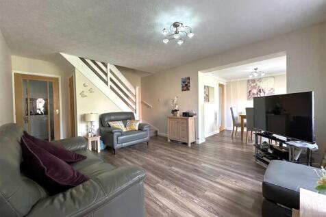 Large Living Room  772