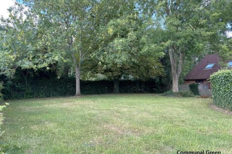 Communal Green 724