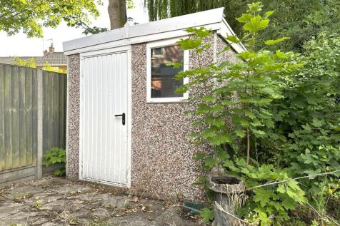 Detached Outside Store 751