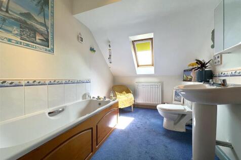 Family Bathroom 877